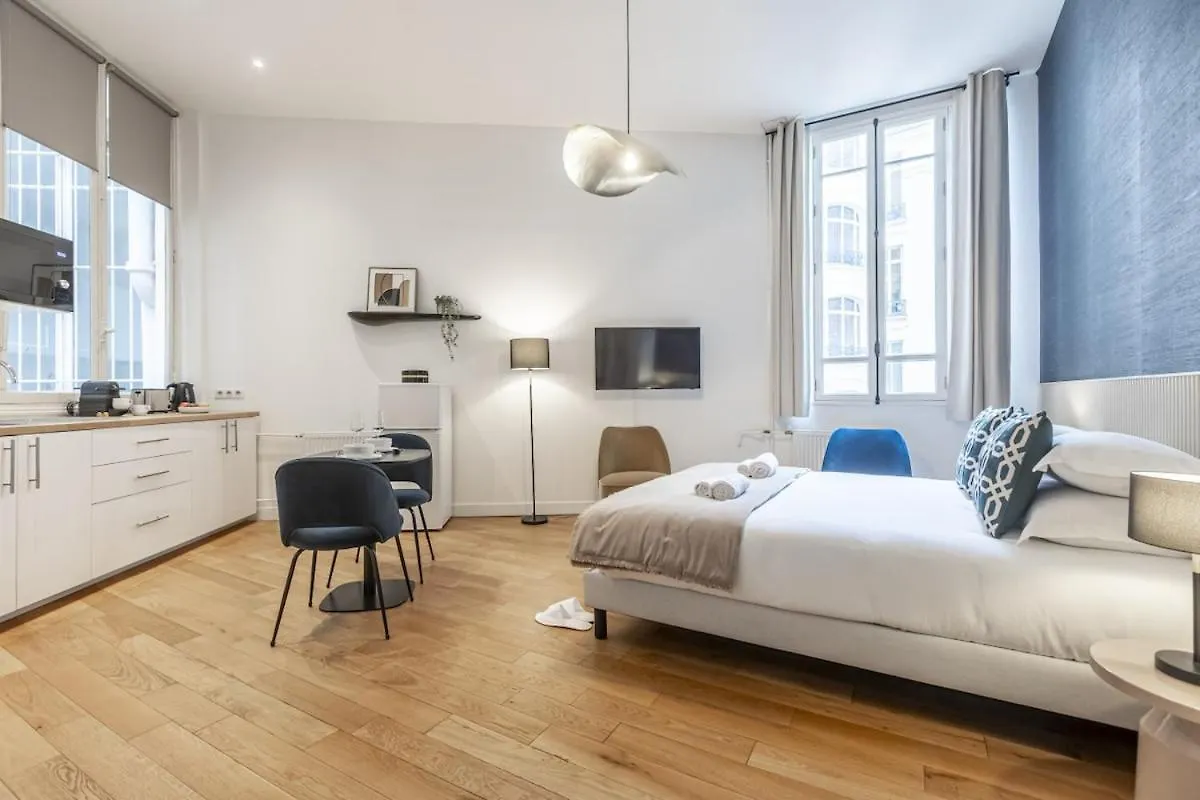 Champs Elysees - Amazing Apartment - Studio 巴黎