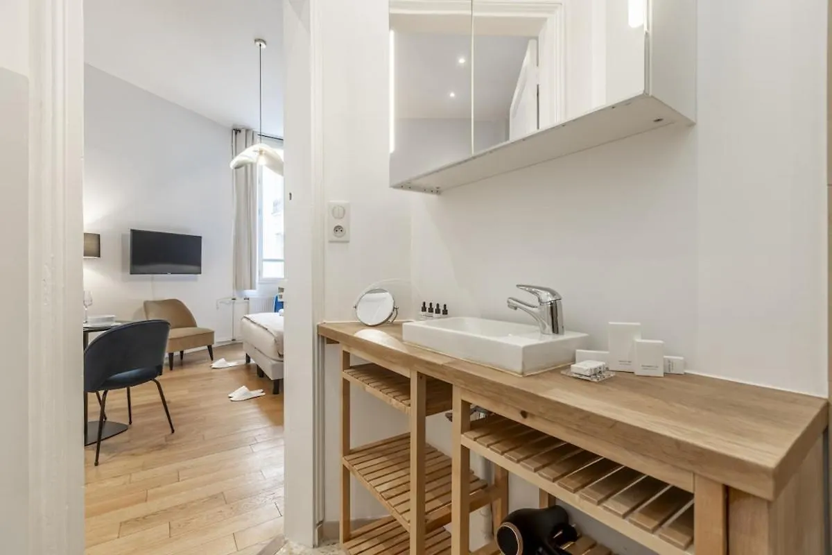 Champs Elysees - Amazing Apartment - Studio Paris France